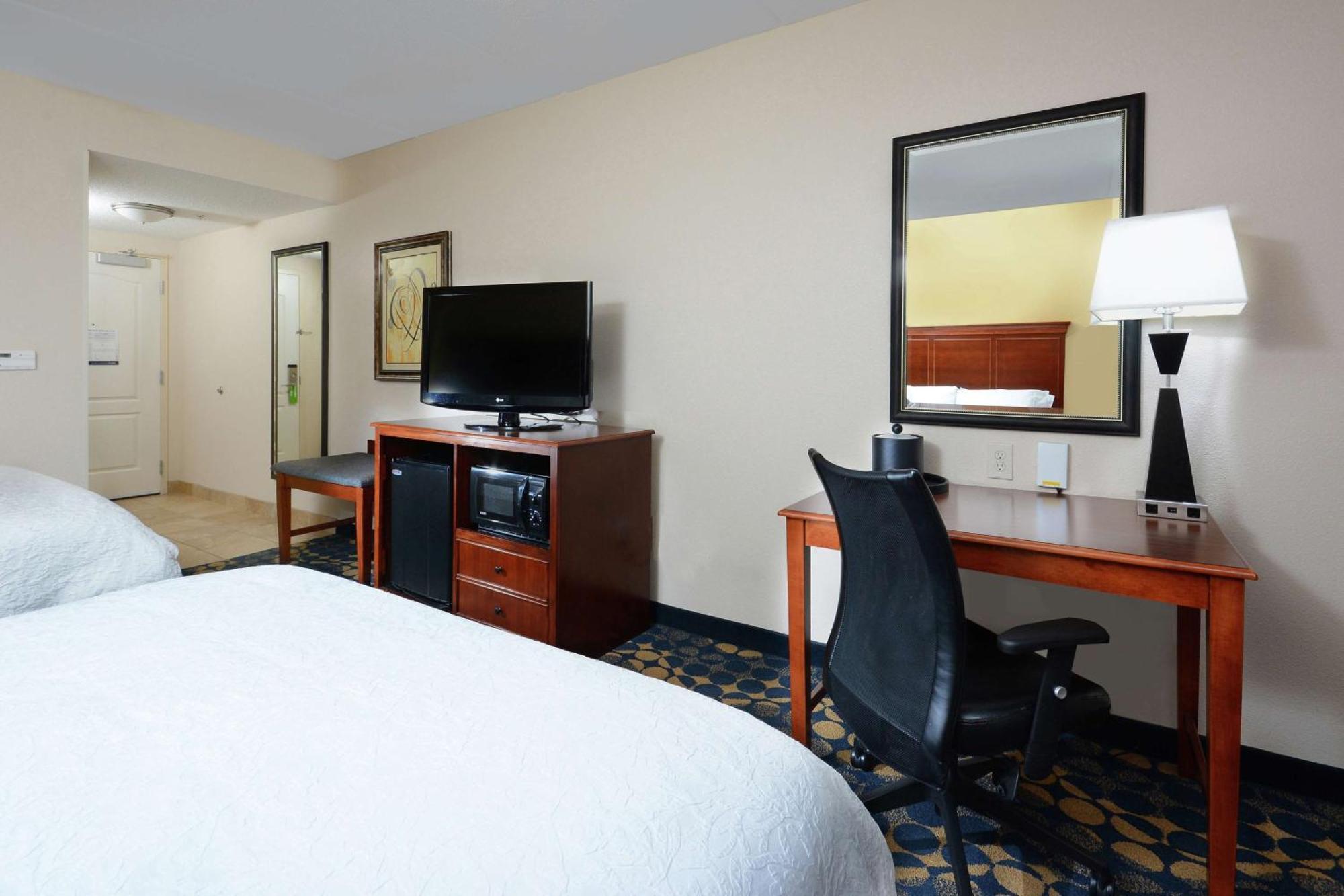 Hampton Inn & Suites Huntersville Exterior foto